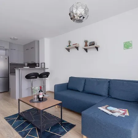 Family Apartment With Parking & Terrace By Noclegi Renters Cracovia Esterno foto