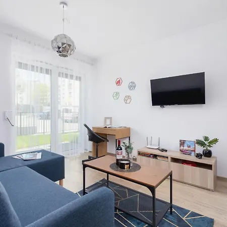 Family Apartment With Parking & Terrace By Noclegi Renters Cracovia Esterno foto