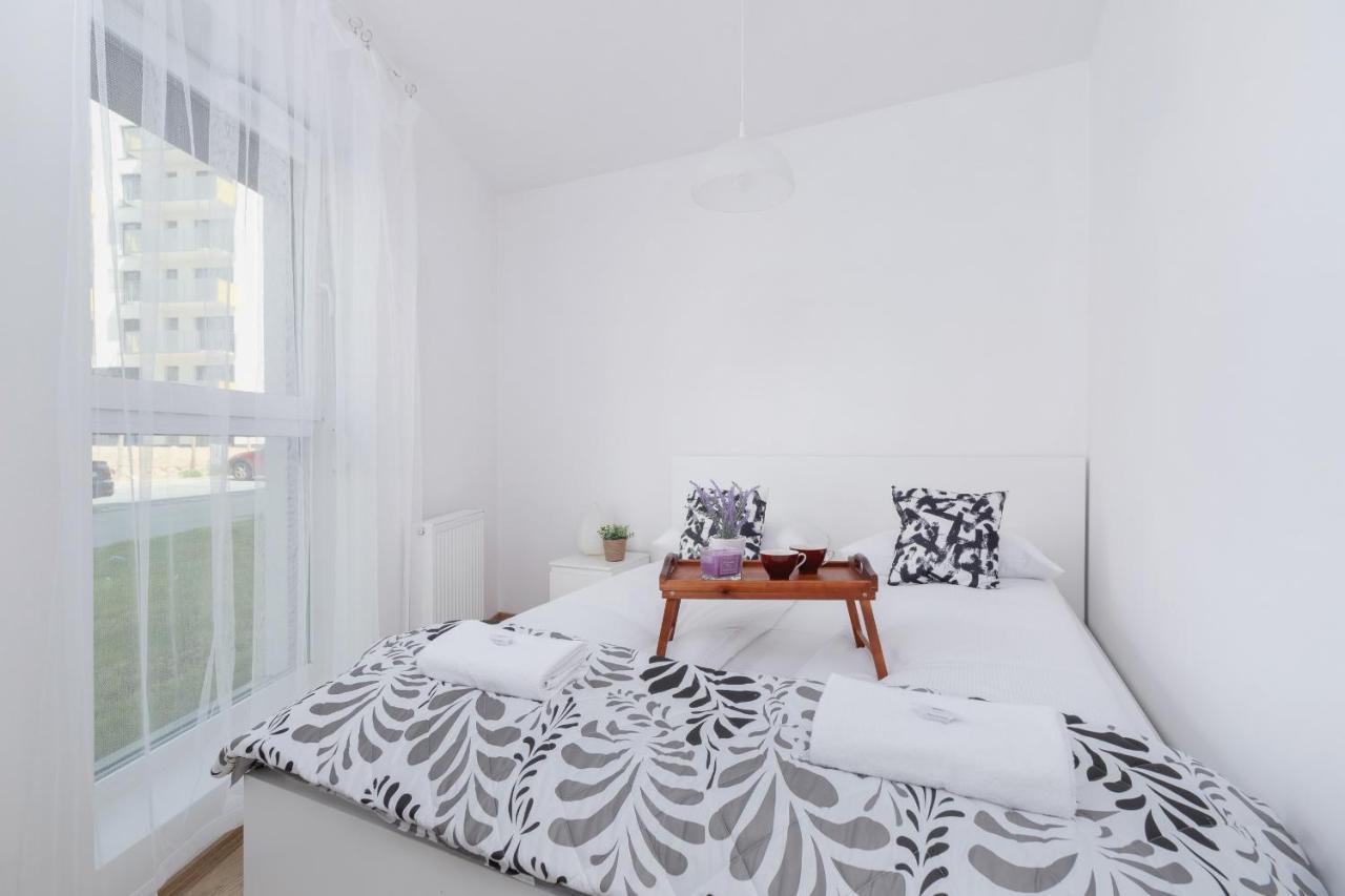 Family With Parking & Terrace By Renters Krakow